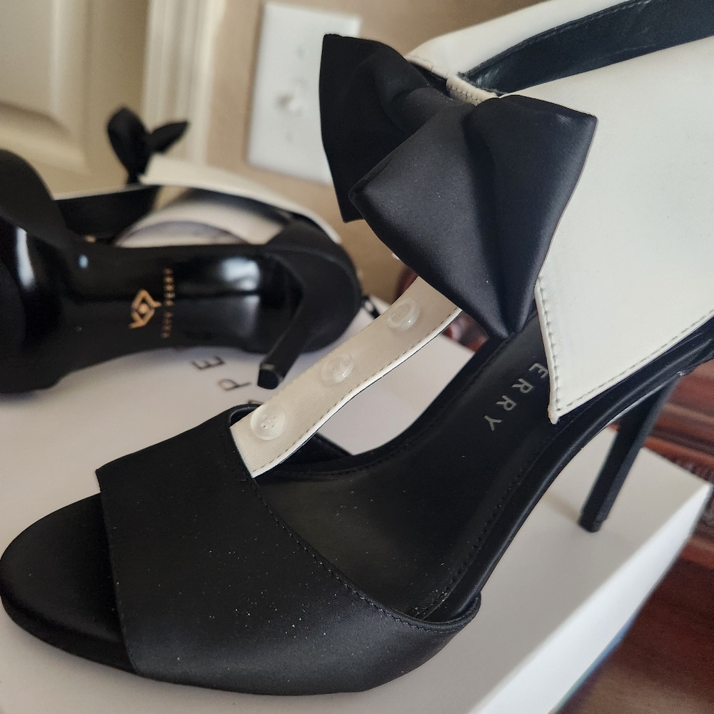 Katy Perry open toe shoes